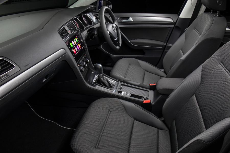 Интерьер Volkswagen Golf TSI Wagon 2017 года  (AU) (фото 17 из 20)